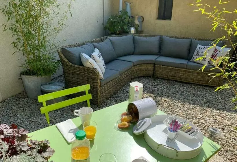 ベッドアンドブレックファースト Un Petit Coin De Paradis Avec Piscine Et Parking