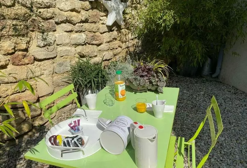 ベッドアンドブレックファースト Un Petit Coin De Paradis Avec Piscine Et Parking