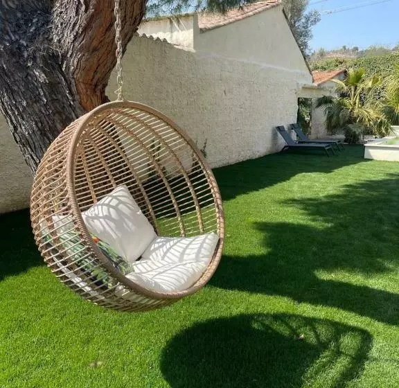 ベッドアンドブレックファースト Un Petit Coin De Paradis Avec Piscine Et Parking