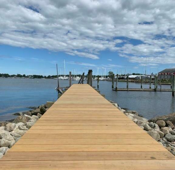 Otel Harbor View Landing