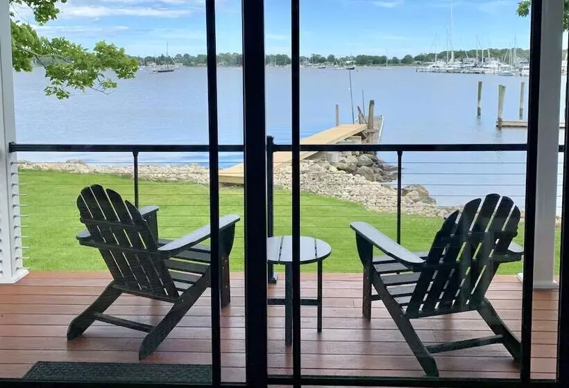 Hotelli Harbor View Landing