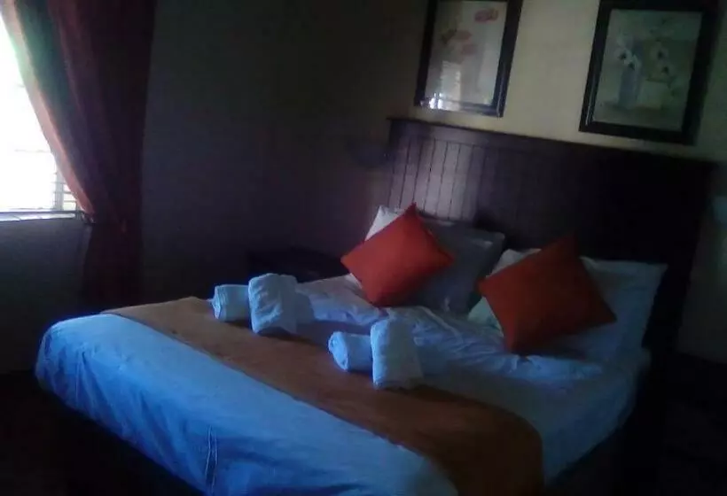 ペンション Phokela Guest House