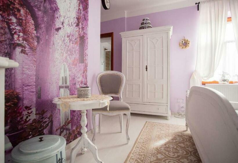 膳宿费 Vidéki Porta