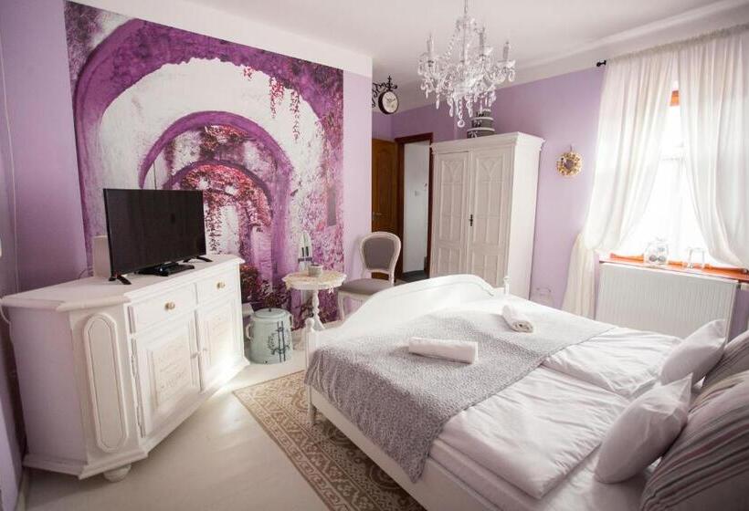 膳宿费 Vidéki Porta