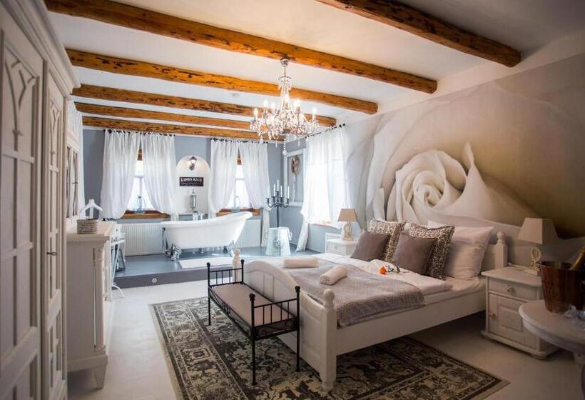 膳宿费 Vidéki Porta