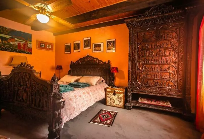 تختخواب و صبحانه La Maison D Idylle