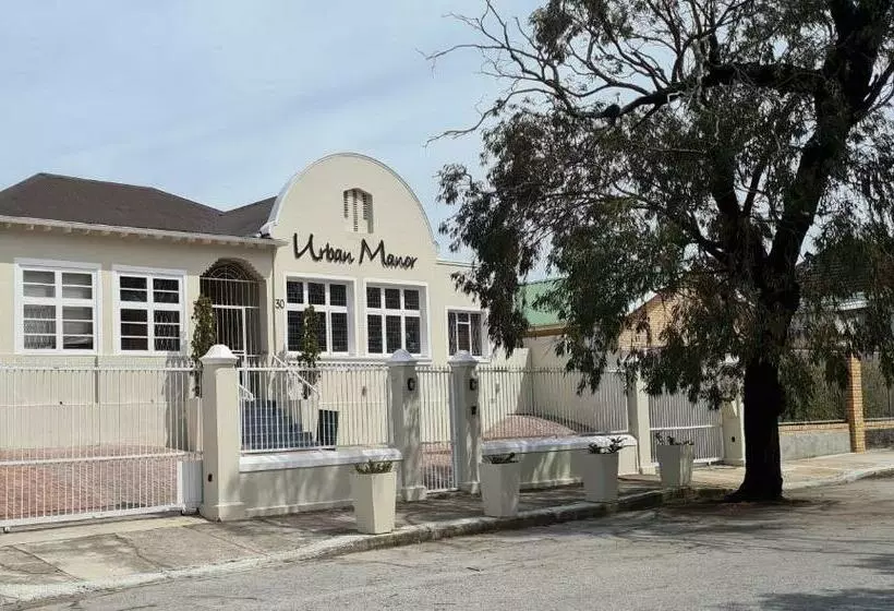 تختخواب و صبحانه Urban Manor