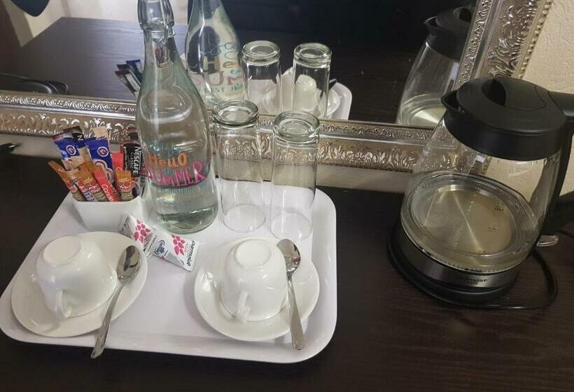 פנסיון Angel Guest House