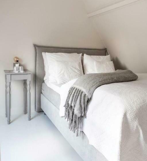 פנסיון Maison De L Epée