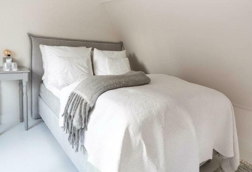 פנסיון Maison De L Epée