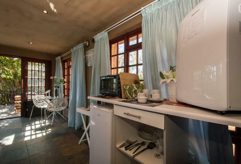 Sable Hiking & Accommodation