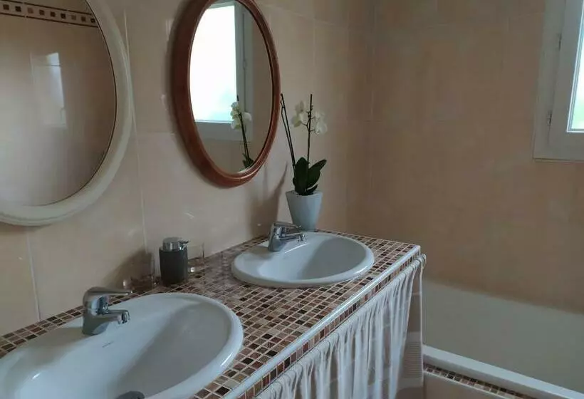 Aamiaismajoitus (B&B) Villa Maryne