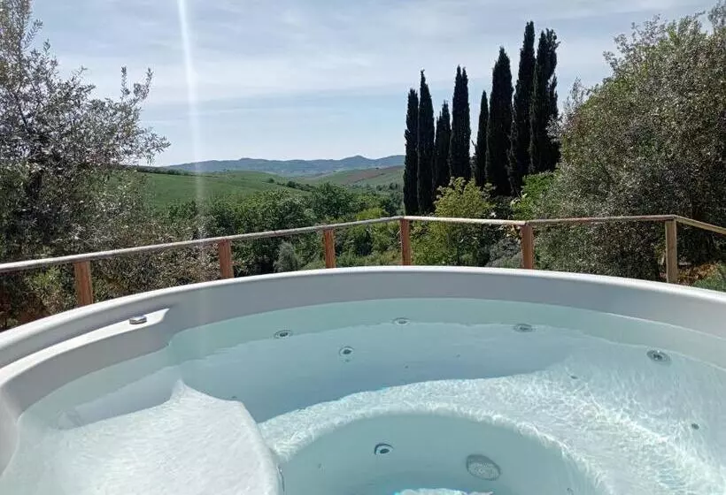 ホテル Agriturismo Podere Il Fornacino