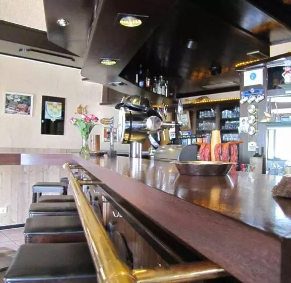 Hotelli Unter Den Kastanien