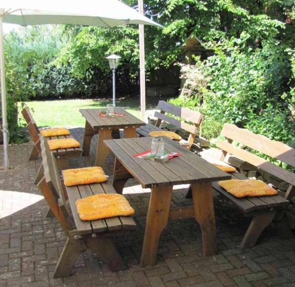 בית מלון כפרי Unter Den Kastanien