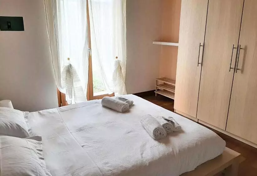 Sakura House