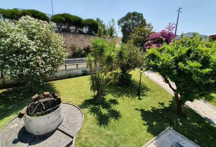 تختخواب و صبحانه Cargal Leiria