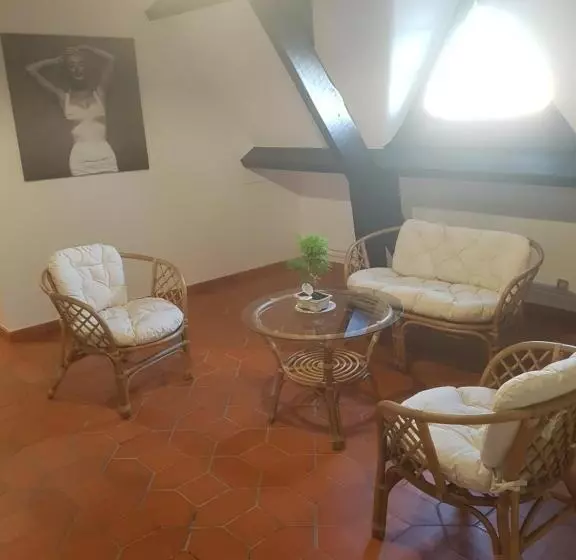 تختخواب و صبحانه Cargal Leiria
