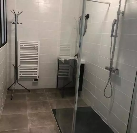 Aamiaismajoitus (B&B) Chateau Fourclins