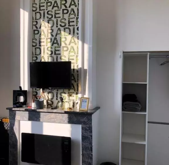 Aamiaismajoitus (B&B) Chateau Fourclins