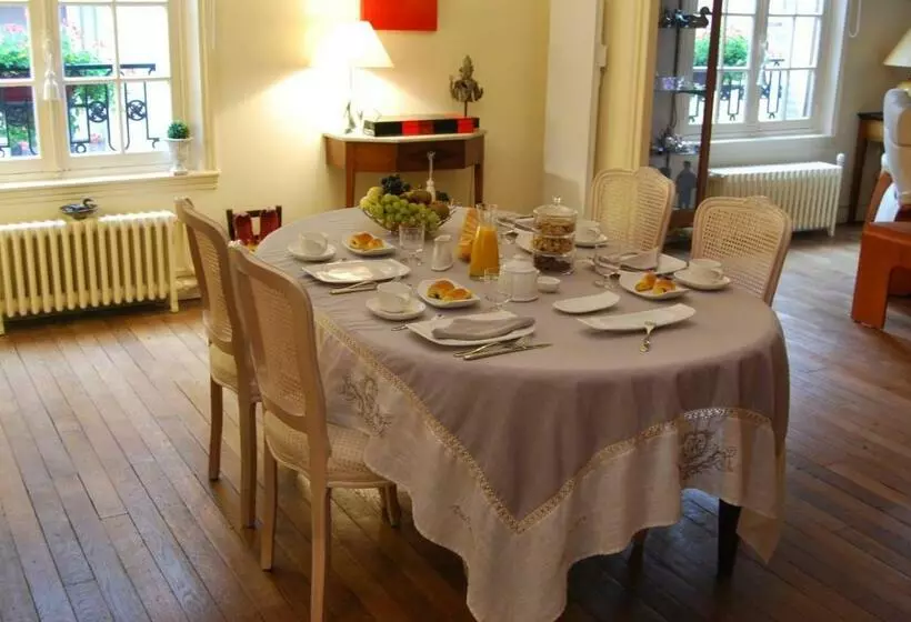 Aamiaismajoitus (B&B) Le Clos Des Roys