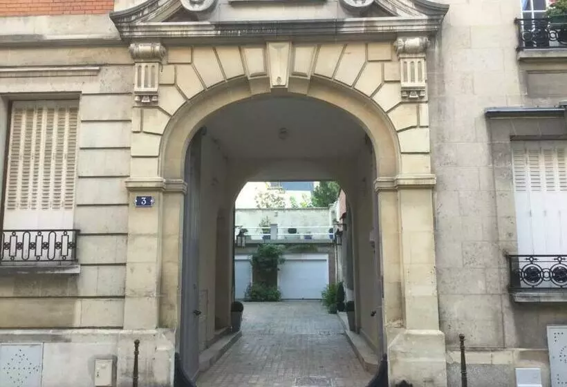 Aamiaismajoitus (B&B) Le Clos Des Roys