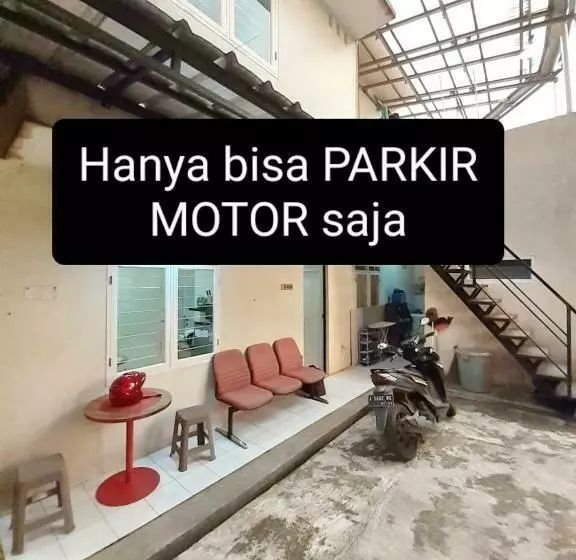 Hotelli Kost Carmelia Syariah Baranangsiang Bogor