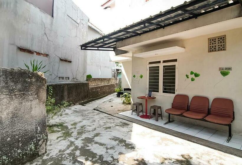 בית מלון כפרי Kost Carmelia Syariah Baranangsiang Bogor