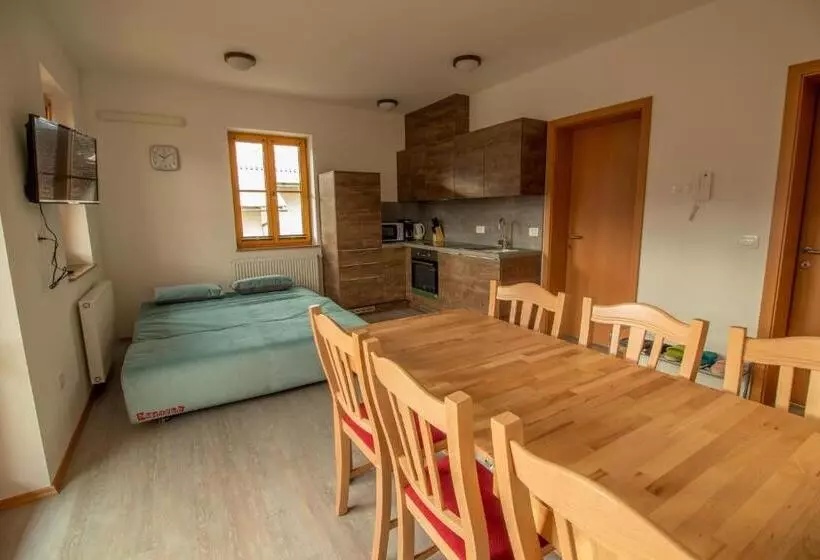 پانسیون Apartments & Rooms Pr  Skalovc