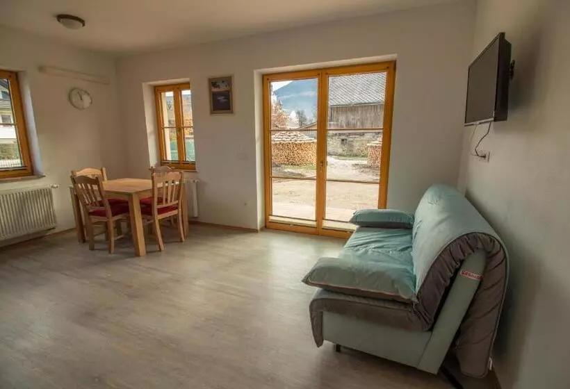 پانسیون Apartments & Rooms Pr  Skalovc
