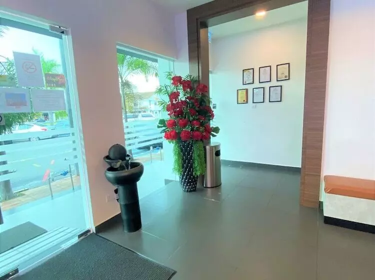 Zone Hotels, Telok Panglima Garang