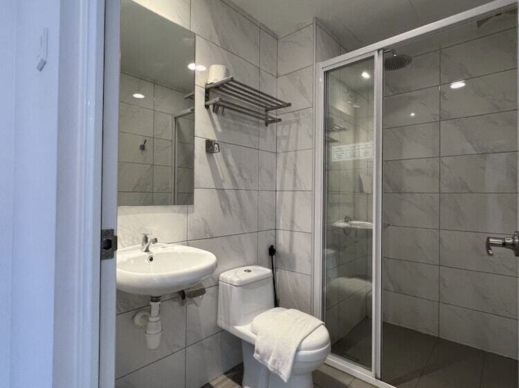 Zone Hotels, Telok Panglima Garang