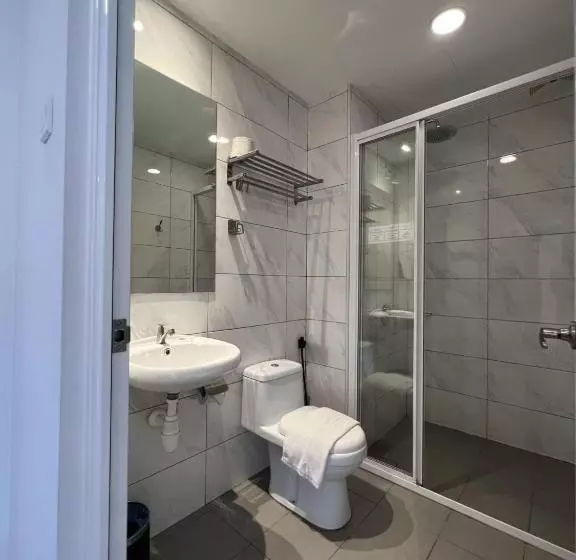 Zone Hotels, Telok Panglima Garang