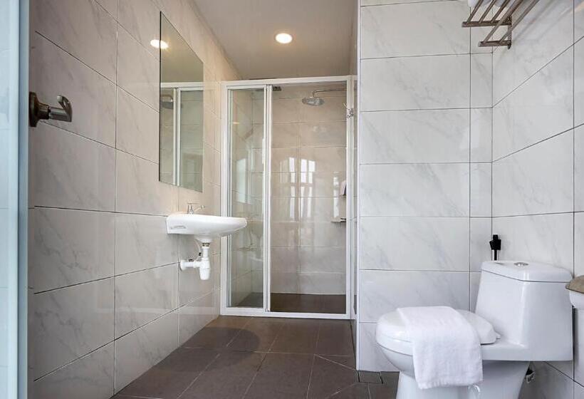 Zone Hotels, Telok Panglima Garang