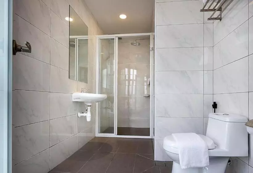 Zone Hotels, Telok Panglima Garang