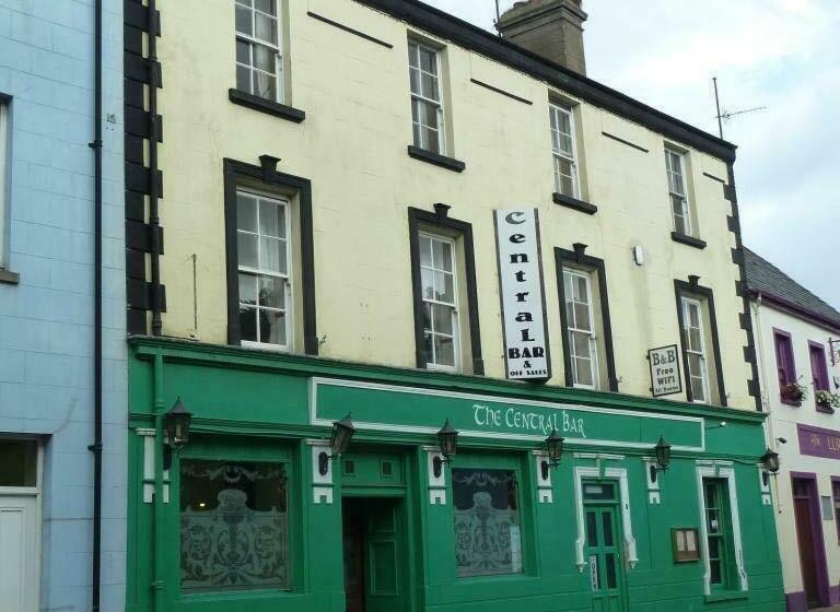 צימר Central Bar Guesthouse