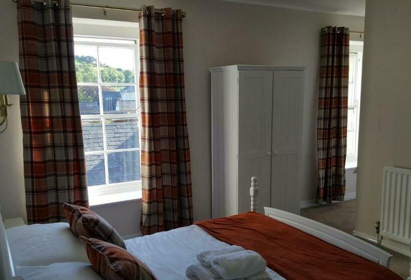 צימר Central Bar Guesthouse