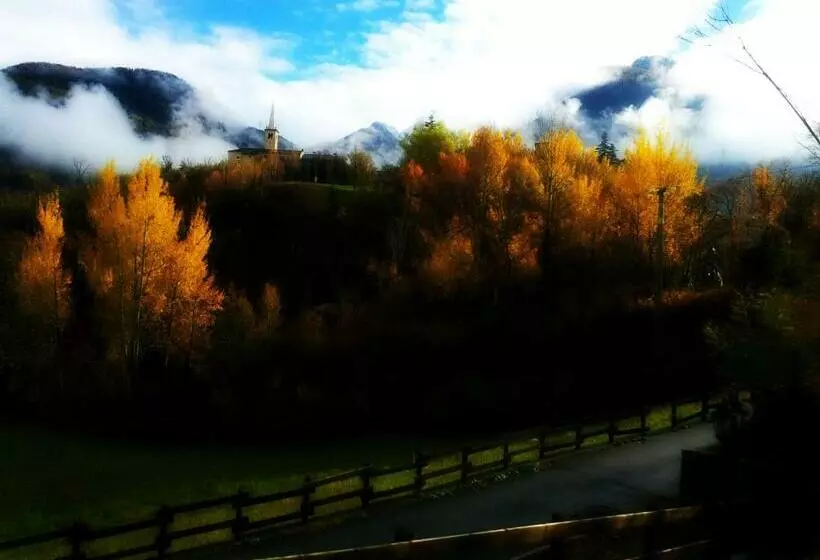 Aamiaismajoitus (B&B) Le Renard D Introd