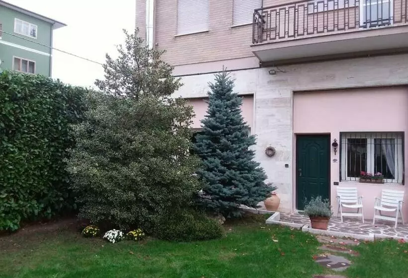 تختخواب و صبحانه Maison Lavande