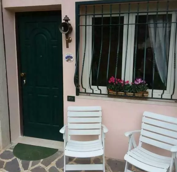 تختخواب و صبحانه Maison Lavande