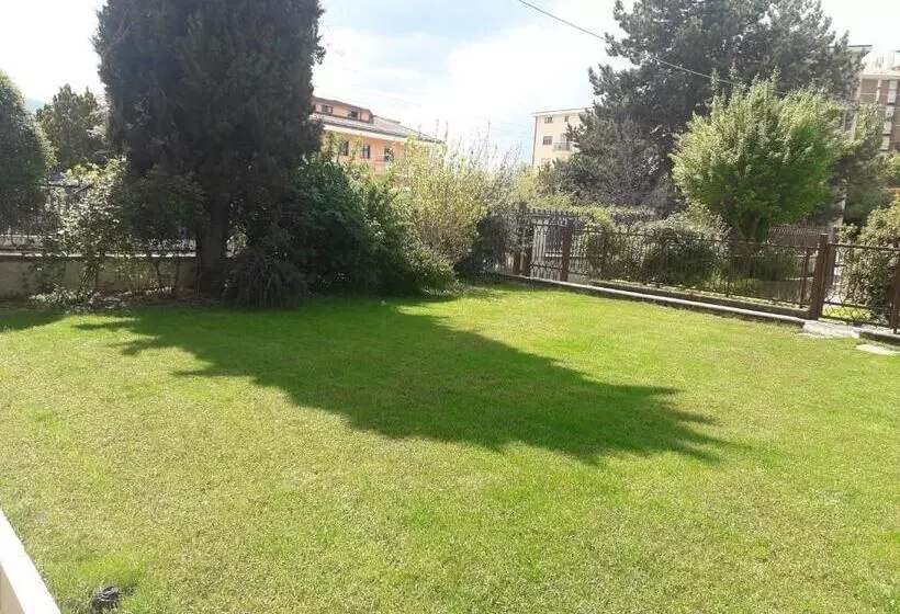 تختخواب و صبحانه Maison Lavande