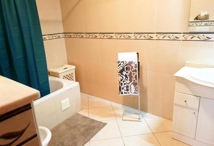 پانسیون Downtown Guest House