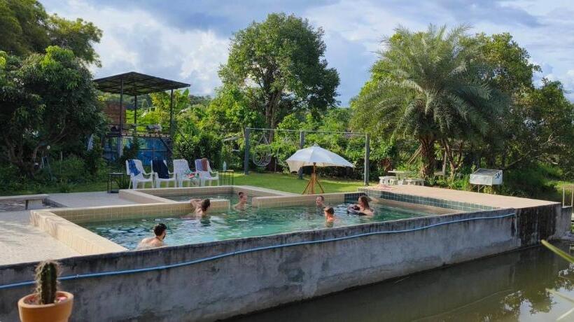 הוסטל Jj&j Garden