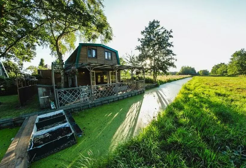Aamiaismajoitus (B&B) Ons Tuinhuis
