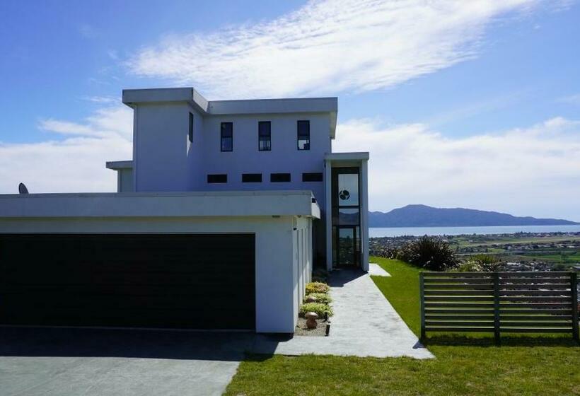 مبيت وإفطار White House