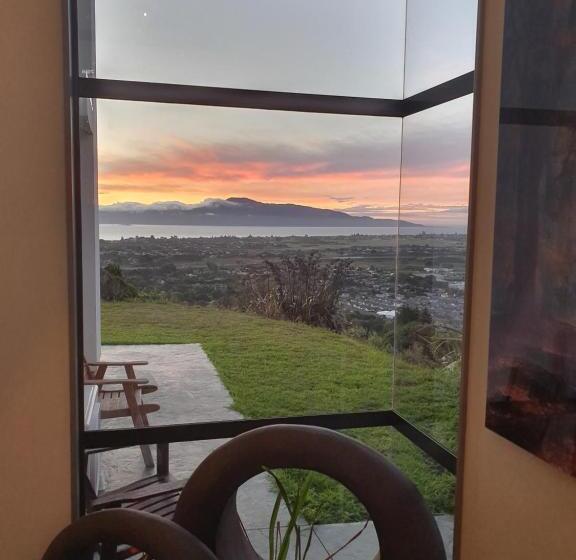 مبيت وإفطار White House