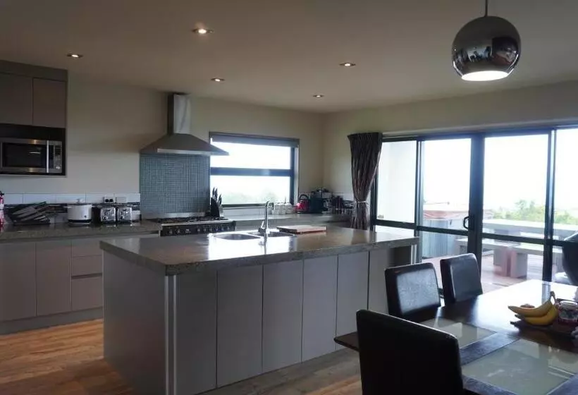 Aamiaismajoitus (B&B) White House