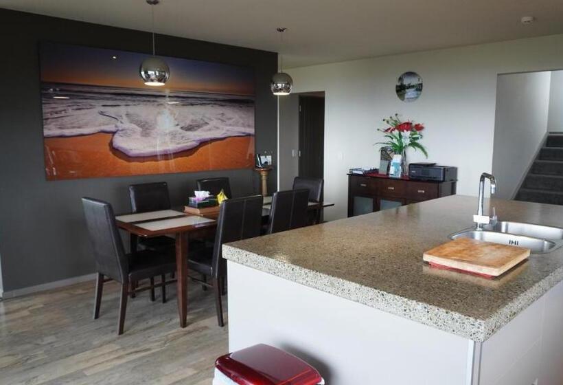 مبيت وإفطار White House