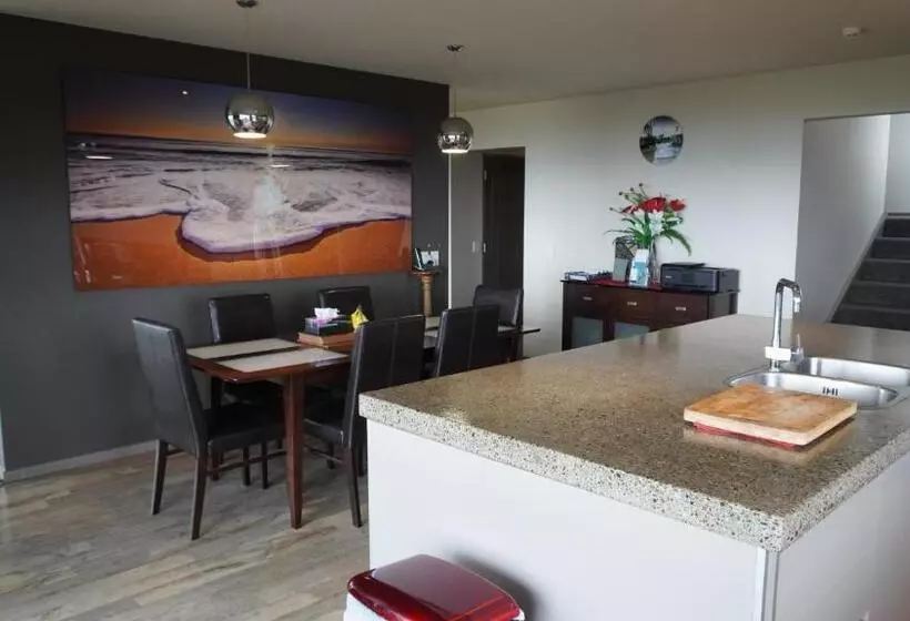 Aamiaismajoitus (B&B) White House