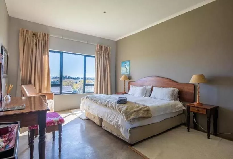 Majatalo Roscommon Guest House